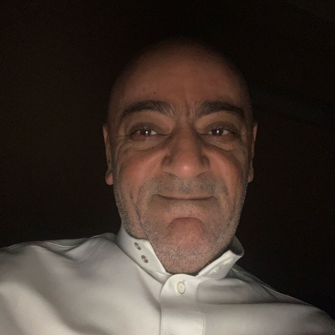 أحلم بمن تشبهني